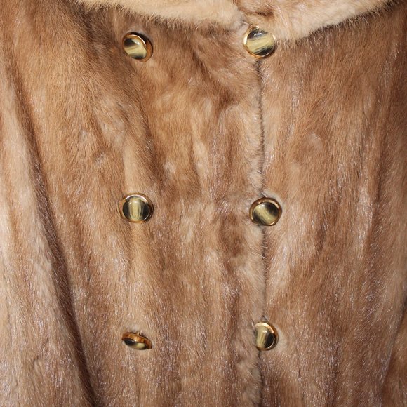 Beautiful Vintage Fur Coat - Picture 5 of 10